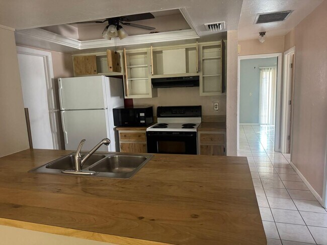 Foto del edificio - 517 SE 23rd Pl