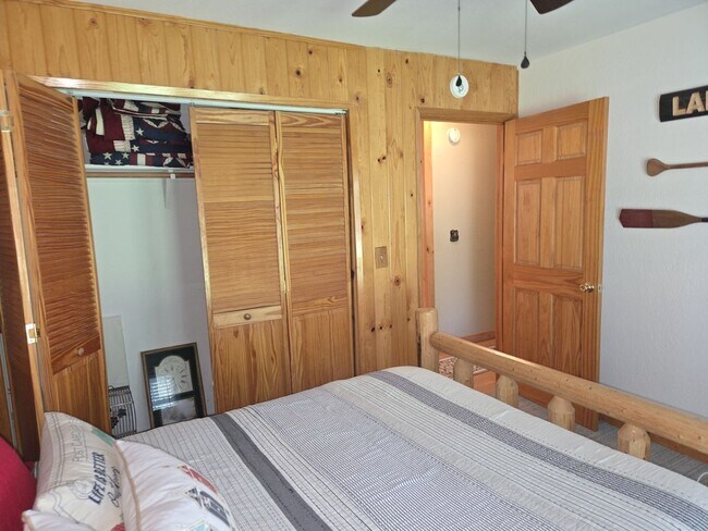 Foto del edificio - Large mountain home with access to Tahoe K...