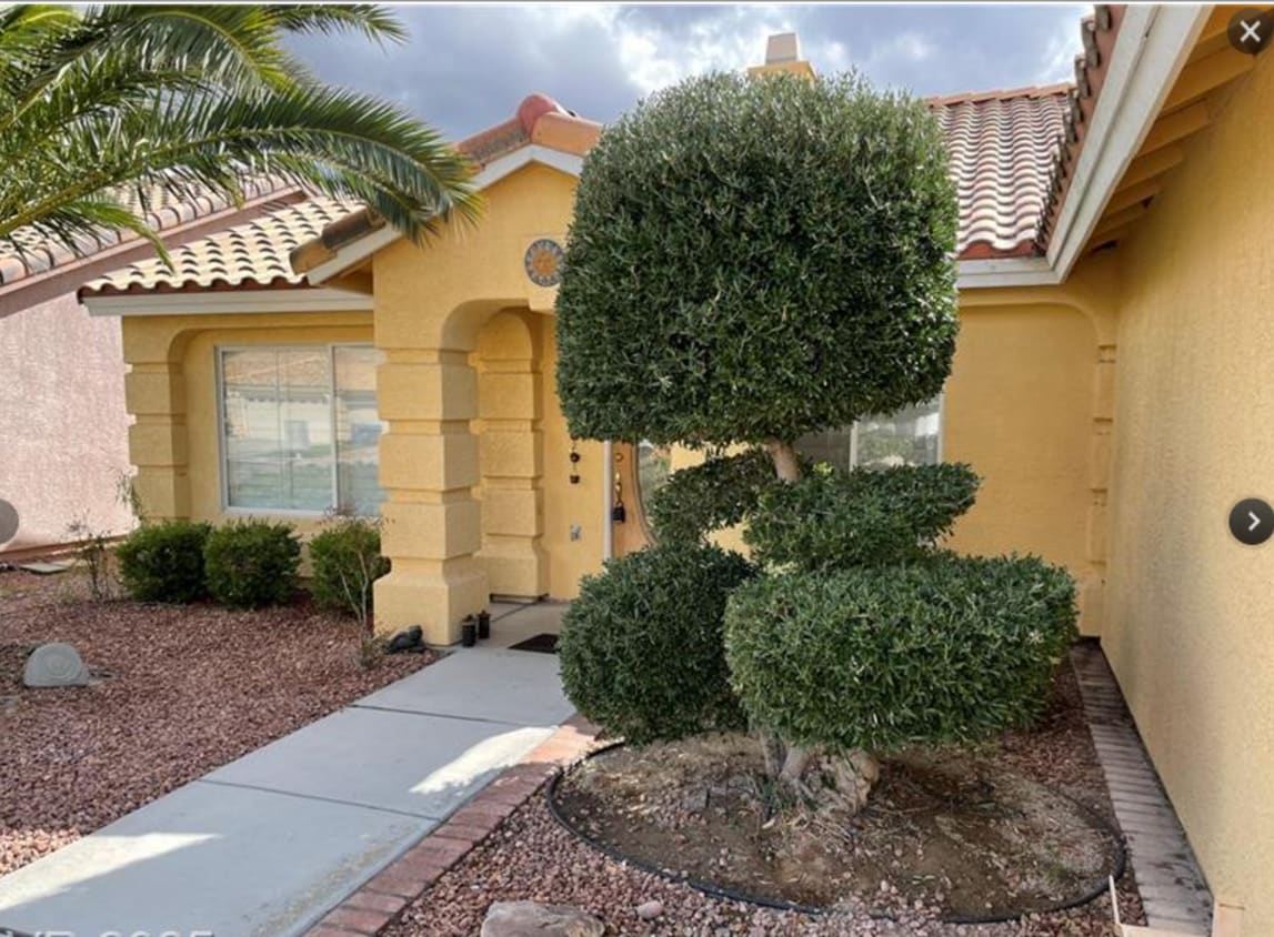 Foto principal - 1393 W Glassy Pond Ave