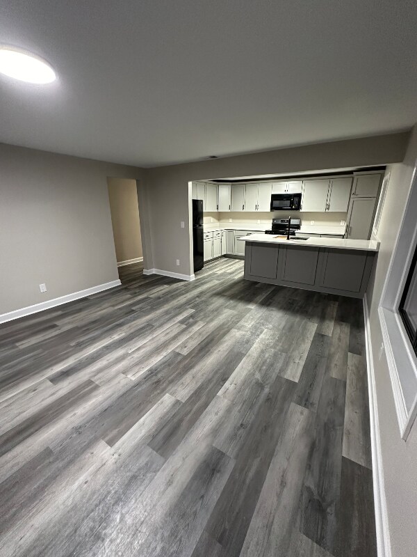Foto del edificio - 41000 Harris Rd
