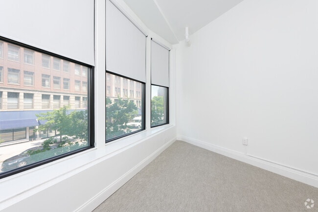 1BR, 1BA - 550SF - Bedroom - The Triangle - Student Housing