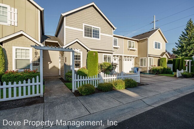 Building Photo - 3 br, 2.5 bath House - 5105 NE 74th Court