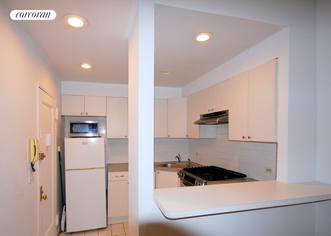 Foto del edificio - 415 E 82nd St