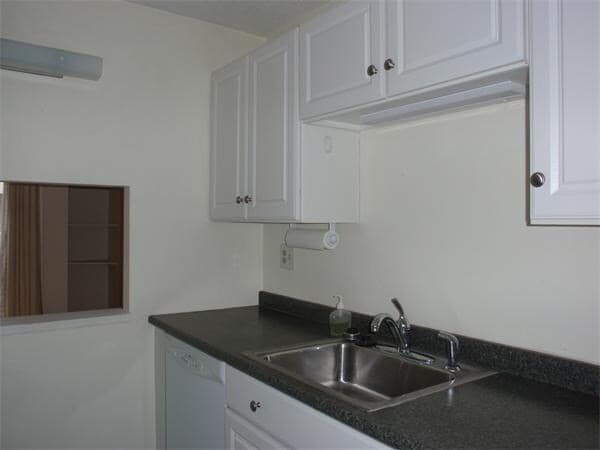 Building Photo - 45 Trowbridge St