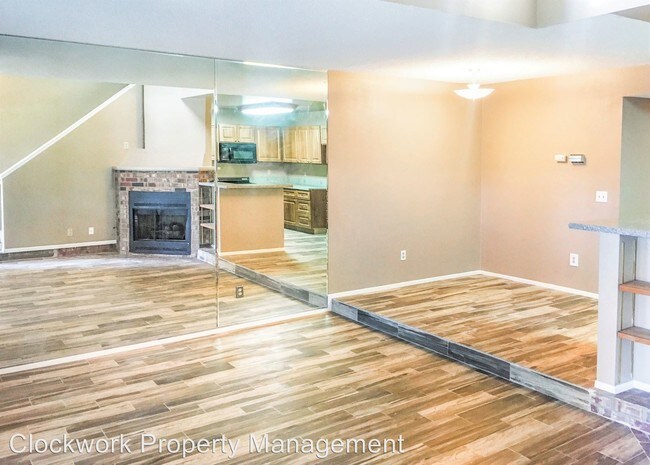 Building Photo - 2 br, 2.5 bath House - 962 W Arrow Hwy #E