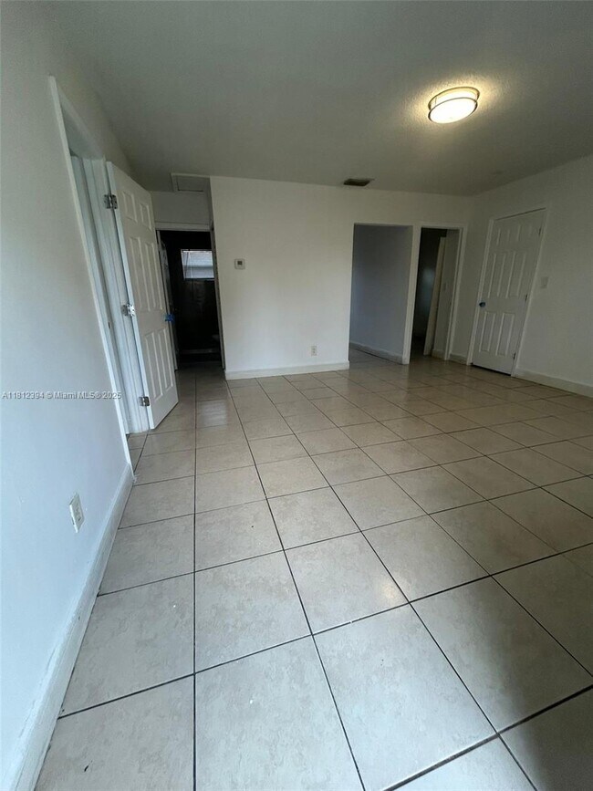 Foto del edificio - 2780 NW 14th St
