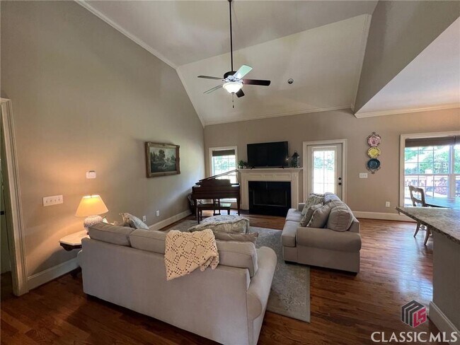 Building Photo - 3678 Fern Hill Rd