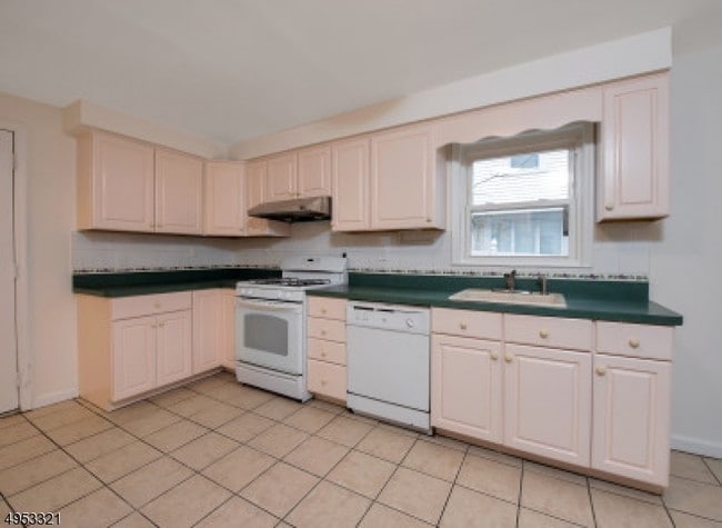 Building Photo - 119 Ramapo Valley Rd