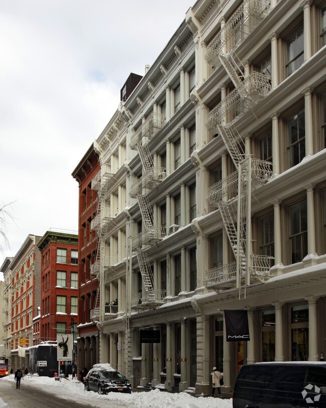 Building Photo - Cooperative