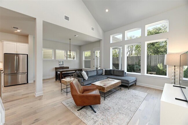 Foto del edificio - 5820 Harper Park Dr