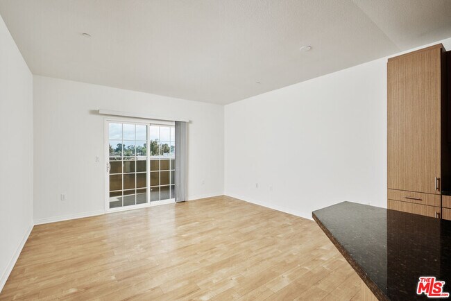 Foto del edificio - 1408 W Washington Blvd