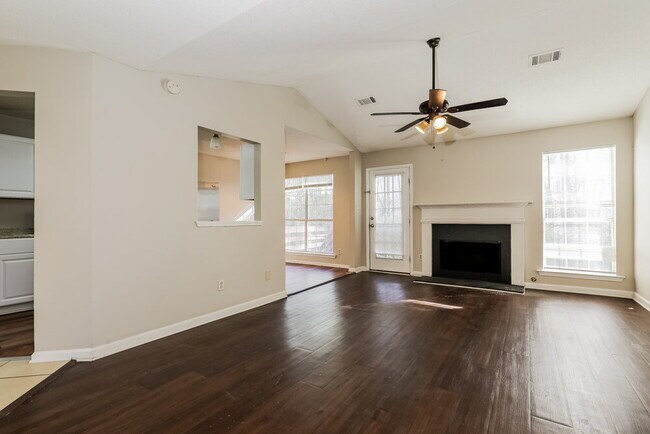 Foto del edificio - 175 Grand Oaks Way