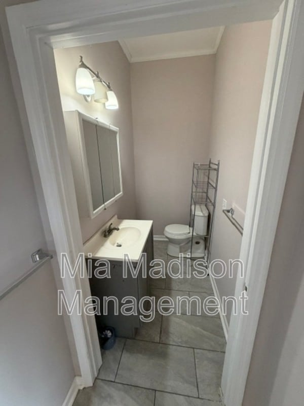 Foto del edificio - 305 W 39th St