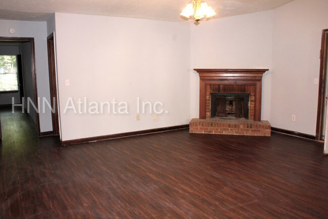 Building Photo - Adorable Smyrna Duplex