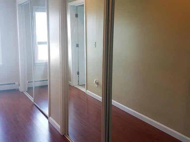 Building Photo - 17 Dunlap St