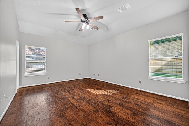 Foto del edificio - 18407 Maple Mill Dr