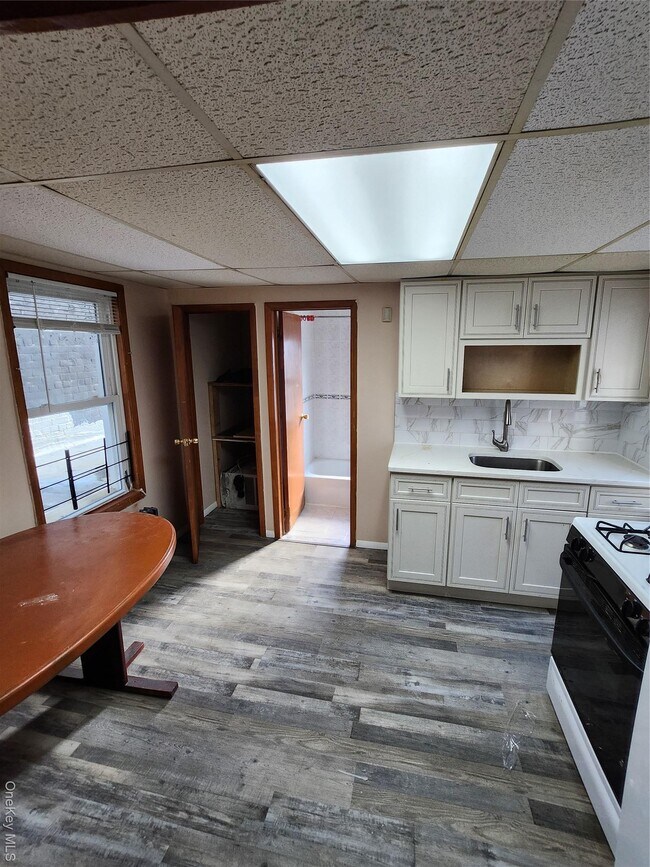 Foto del edificio - 96-08 101st Ave