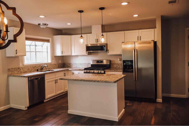 Building Photo - 3404 Red Barn Ct