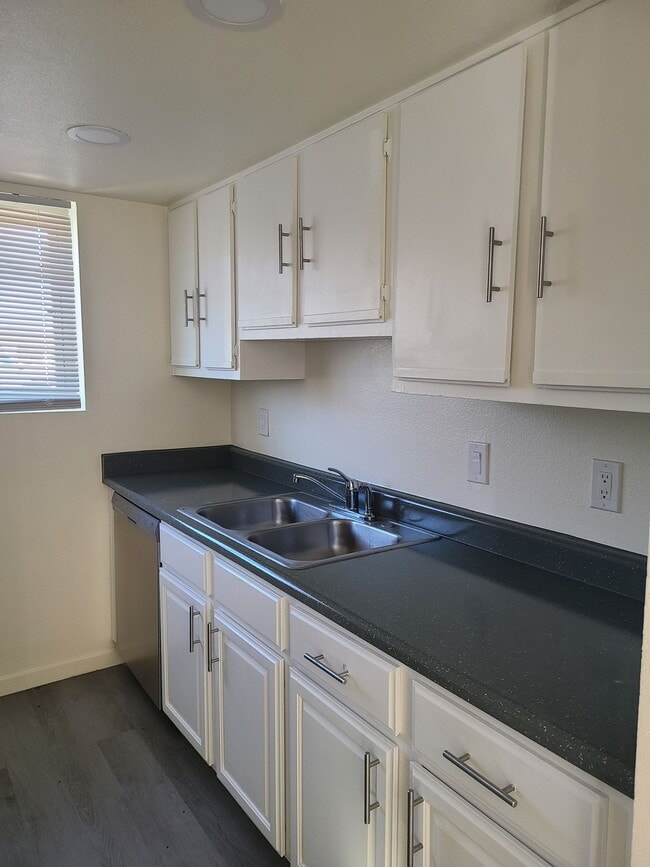 Photo - Newly Renovated 2 Bedroom, 1 Bath with Washer/Dryer Hook Ups.  SECTION 8 ACCEPTED Apartment