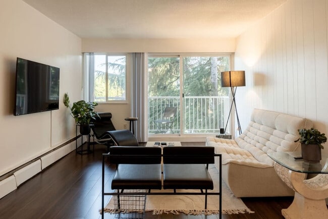 Building Photo - 55 E 12th Ave