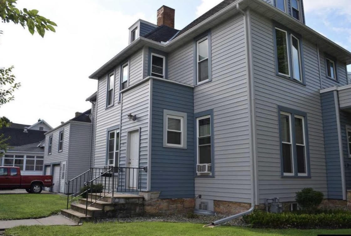 305 1/2 Elm St Unit 305.5, Mankato, MN 56001 Apartments in Mankato, MN