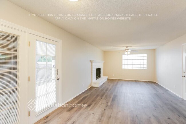 Foto del edificio - 701 N Comanche Dr