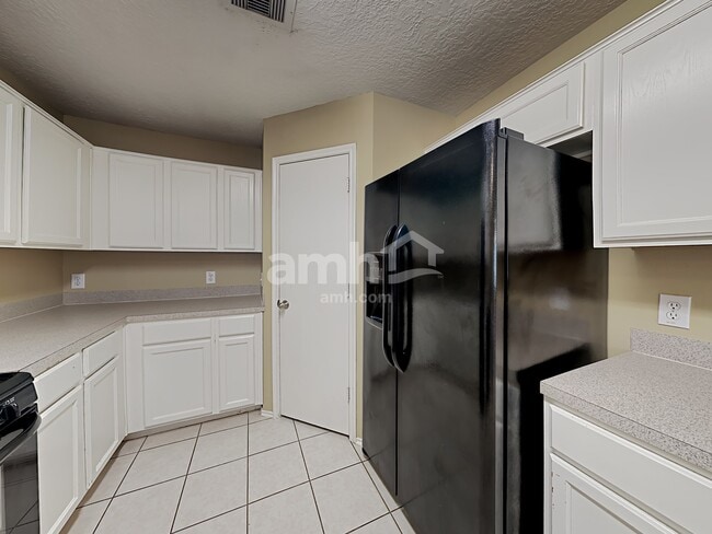 Building Photo - 9726 Gulfstream Dr