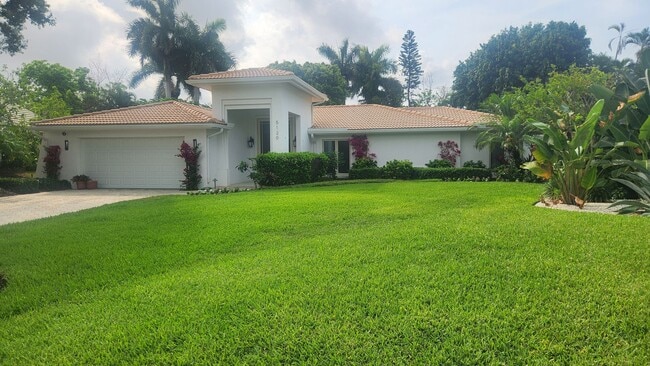 Building Photo - 5120 Crayton Pl S