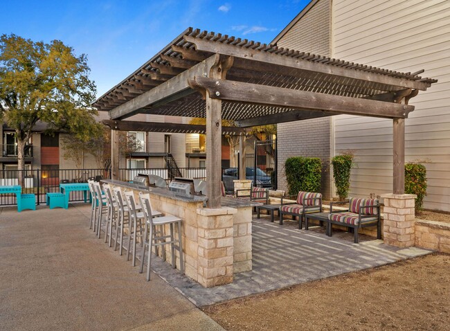 Building Photo - South Lamar Village