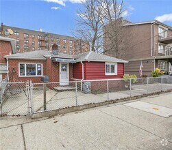 Building Photo - 2823 Ford St