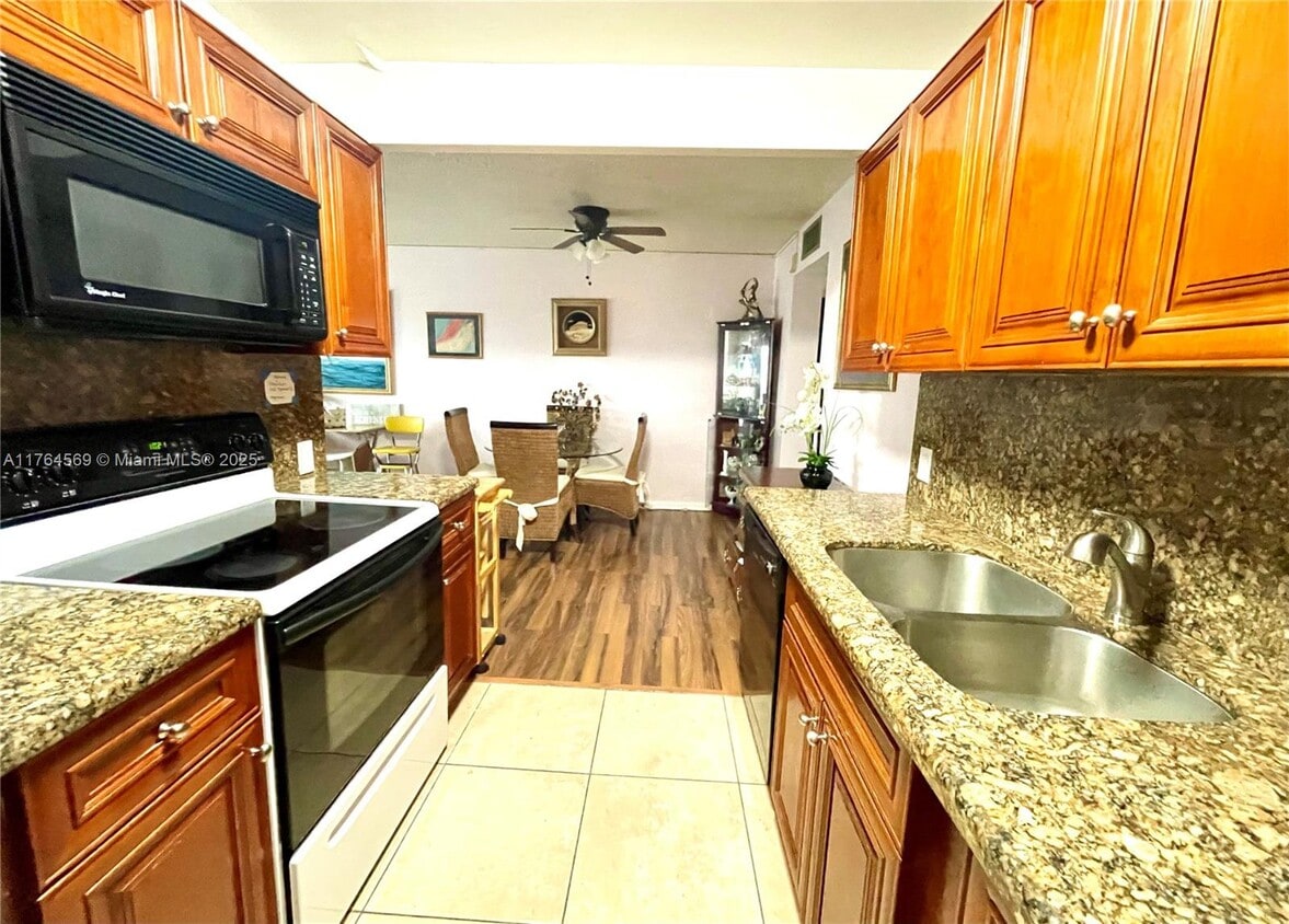 Foto principal - 4031 Harwood D