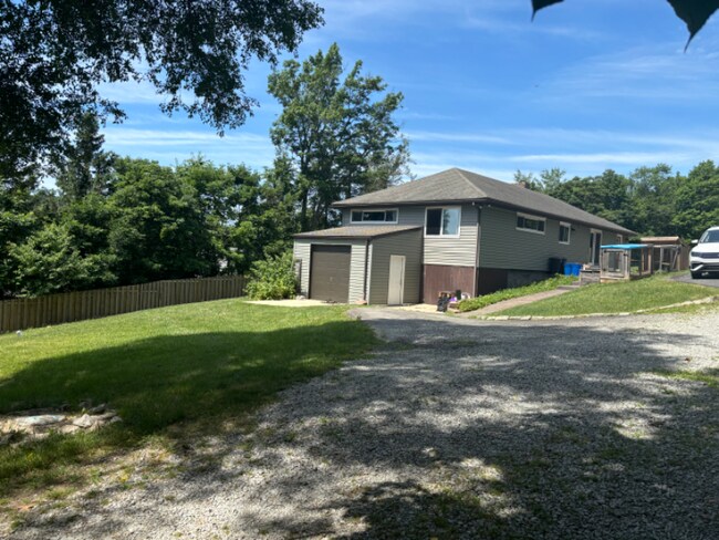 Building Photo - 123Underwood Avenue