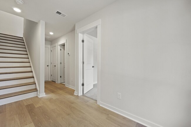 Foto del edificio - 211 Acres Dr