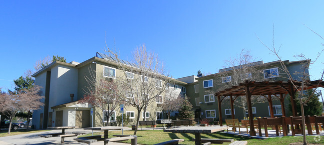 Building Photo - Metropolitan Gardens Apartments