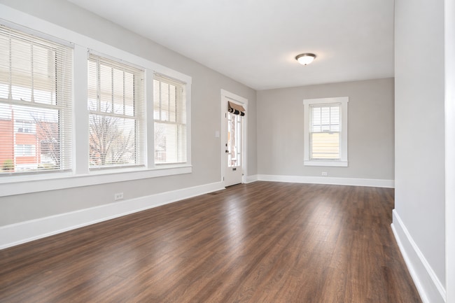 Building Photo - Bright & Remodeled 3-Bedroom Home with Basement and Washer/Dryer Hookup