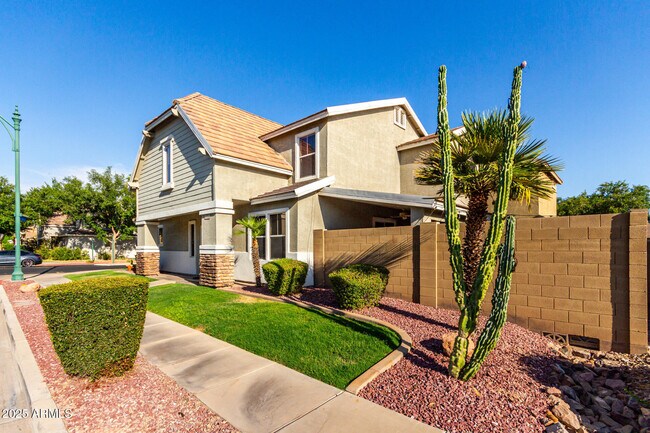 Building Photo - 8721 E Lomita Cir