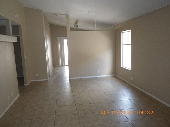 Foto del edificio - Nice Single Story House in West Side Vegas