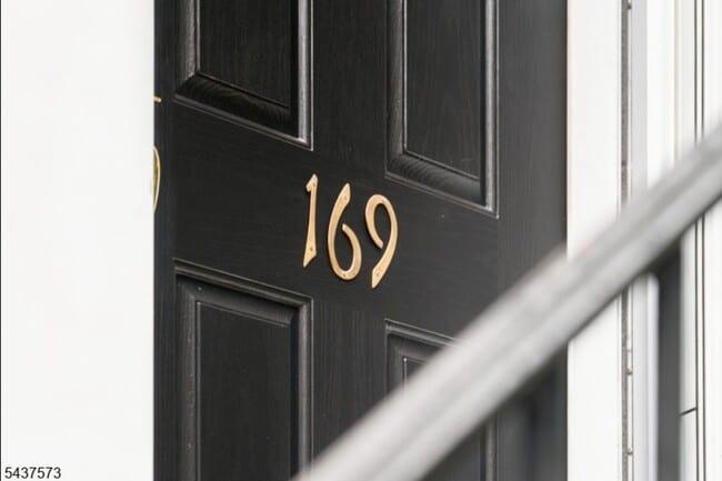 Building Photo - 169 Broad St