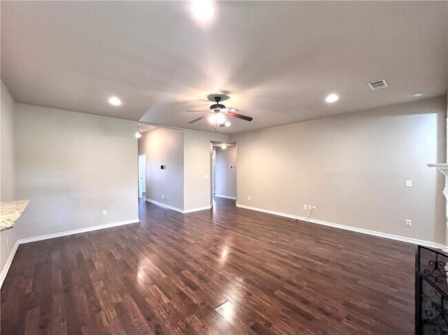 Foto del edificio - 4901 SW Energy Ave