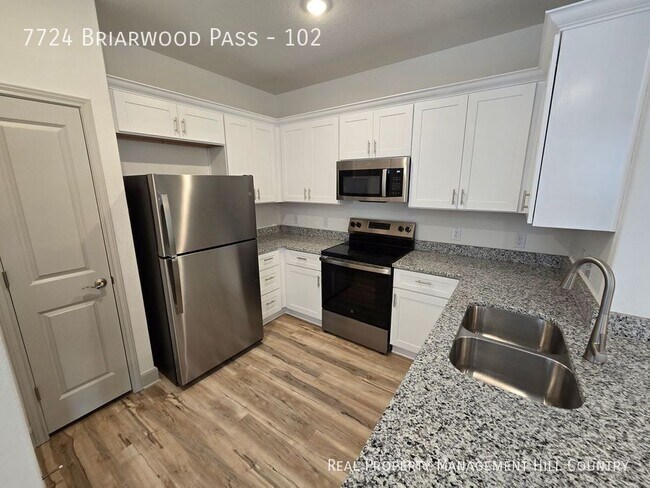Foto del edificio - 7724 Briarwood Pass
