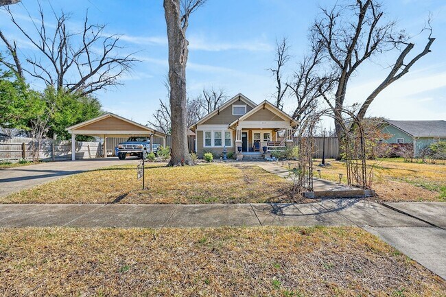 Building Photo - 212 N Grand Ave