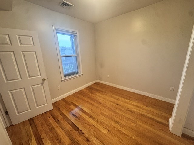 Building Photo - 136 K St