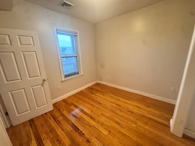Foto del edificio - 136 K St