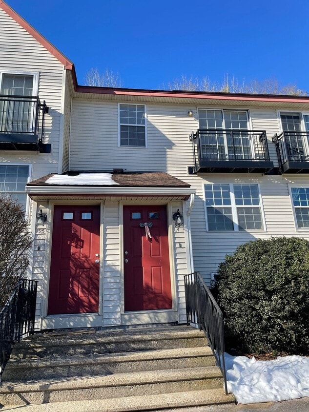 95 E Ridge Rd Unit 95, Merrimack, NH 03054 Condo for Rent in