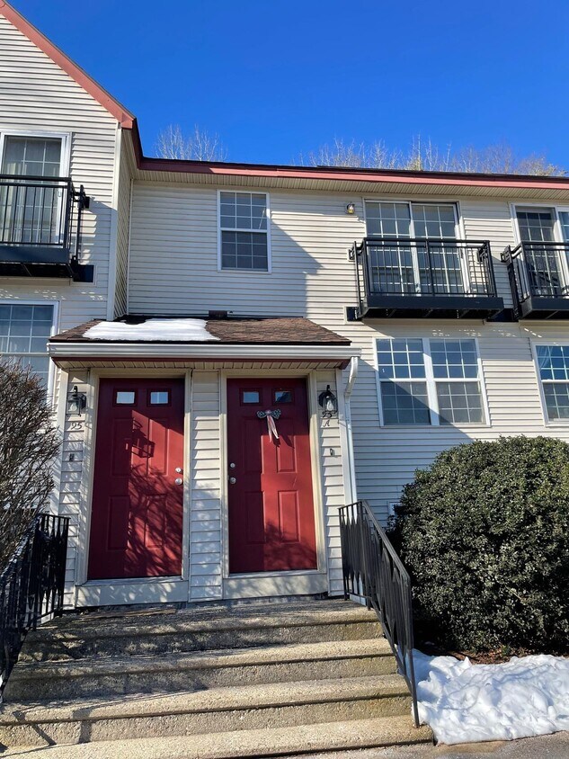 95 E Ridge Rd Unit 95, Merrimack, NH 03054 Condo for Rent in