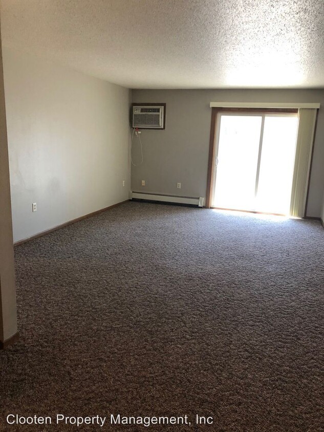 Primary Photo - 2715 Hawken St