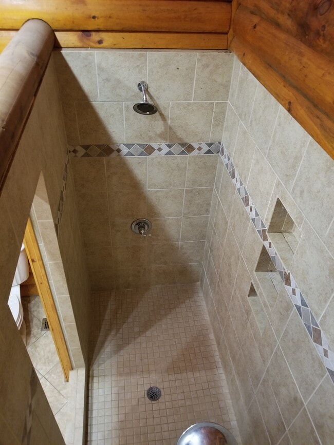 Building Photo - 173 Lacy Hollow Rd