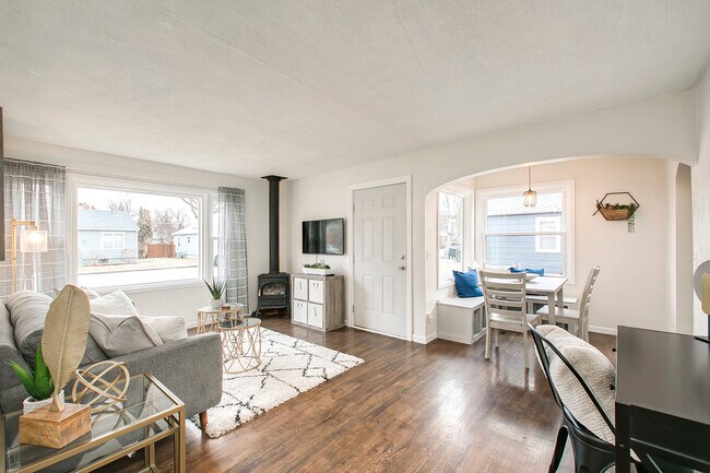 Foto del edificio - 5211 Ponder St