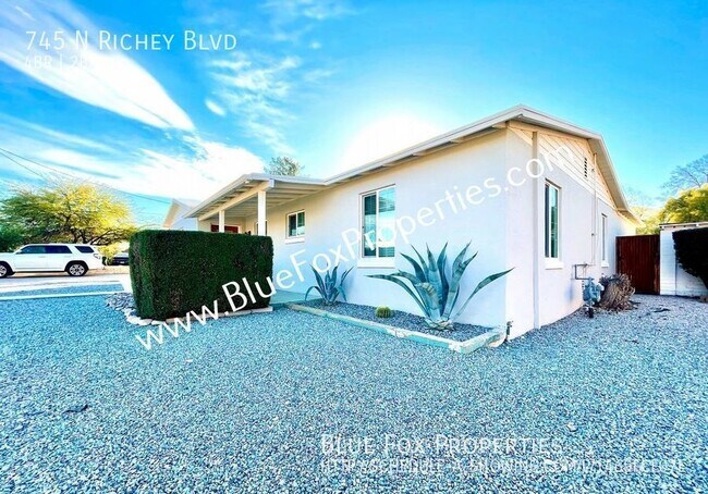 Foto del edificio - 745 N Richey Boulevard