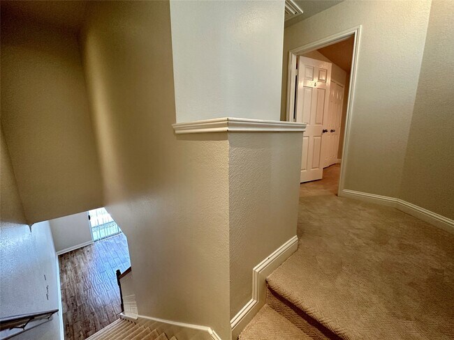 Foto del edificio - 16130 Limestone Lake Dr